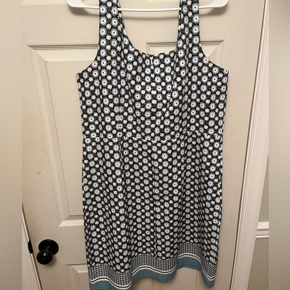 Ann Taylor NWT Sleeveless Green and Blue Floral Print Shift Dress Size 14 - Picture 3 of 7